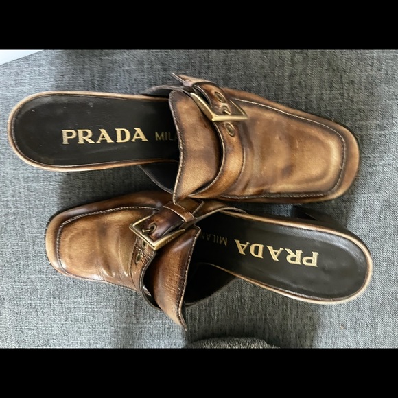 Parada Shoe size 37 runs small more like a 6 Brown leather. - Picture 2 of 7